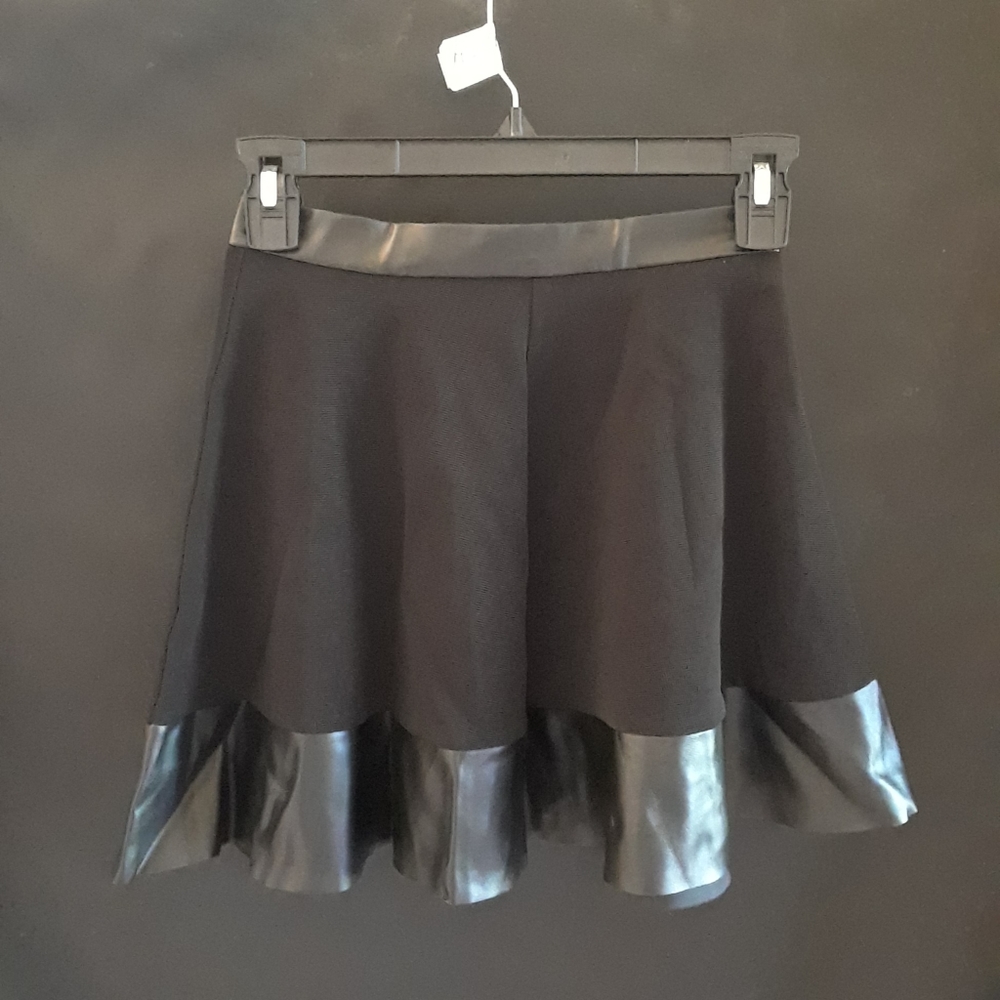 Short black Skirt ..